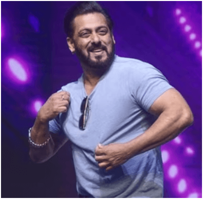 Salman Khan Triumphs Over Pain: Dances at Event Despite Rib Injury, Fans Rally Behind the ‘Ghayal Sher’