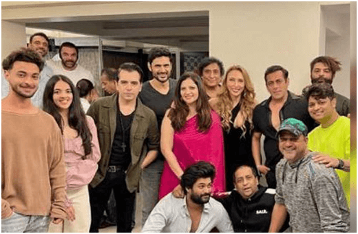 Salman Khan Celebrates Rumored Girlfriend Iulia Vantur's Birthday with Family