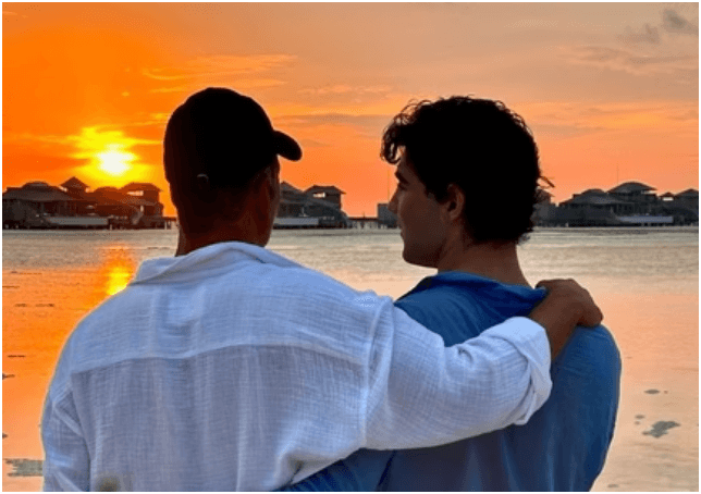 Twinkle Khanna Shares Sweet Glimpse of Birthday Boy Akshay Kumar in Beach Pic with Son Aarav